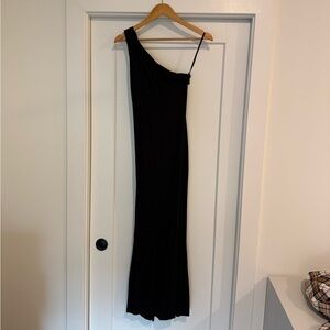 One shoulder black dress